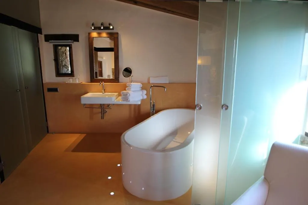 Hotel Can Cuch Cánoves 4*,