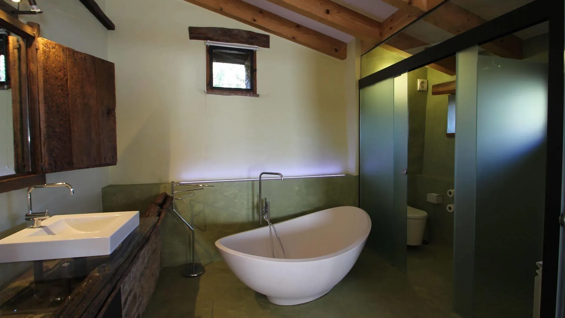 Hotel Can Cuch Canoves 4*,  Spain